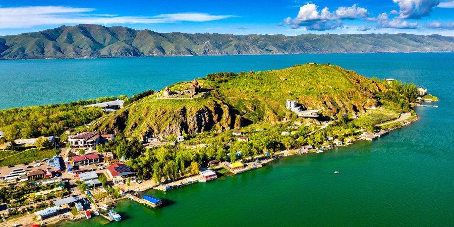 Isola di Sevan, sull'omonimo lago